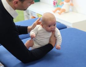 Bébé porté