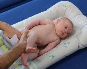 Bébé en change